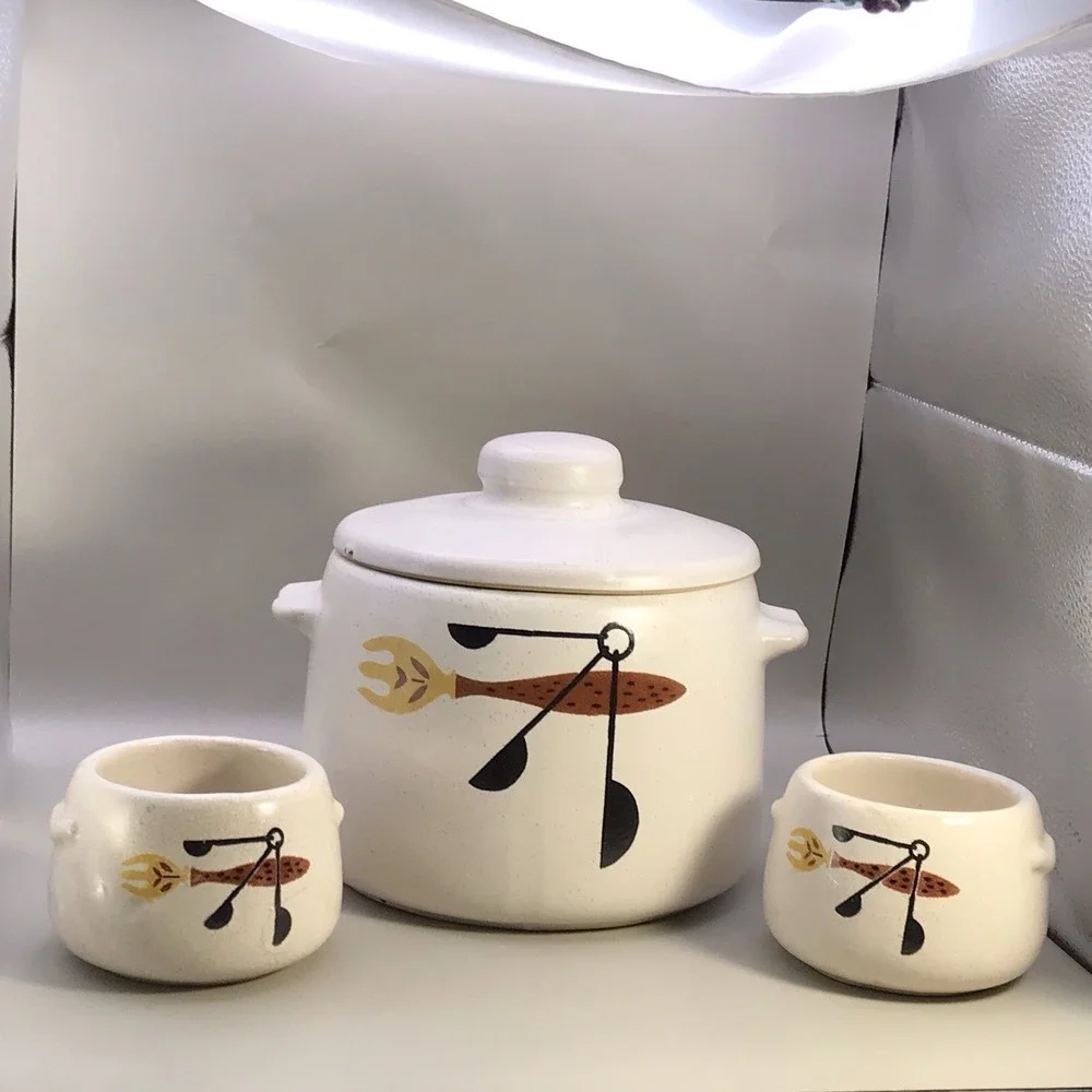 Vintage MCM West Bend Bean Pot & lid  2 Qt Crockery Fork & Spoons Design 2 Bowls